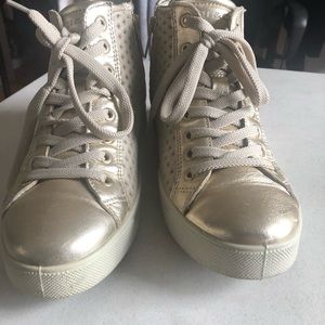 Igloo sneakers from Italy